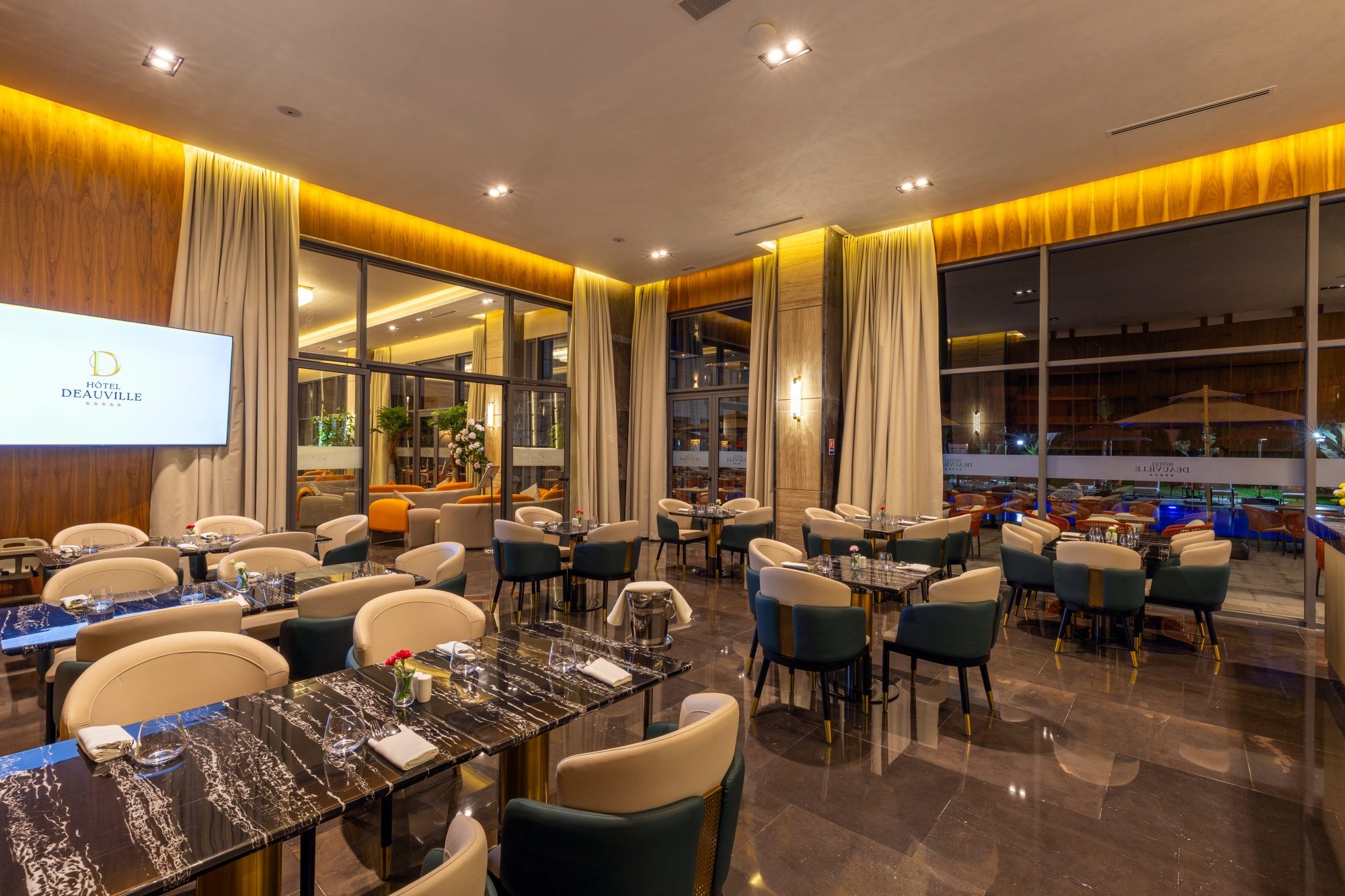 La salle du restaurant Le Méditerranéen